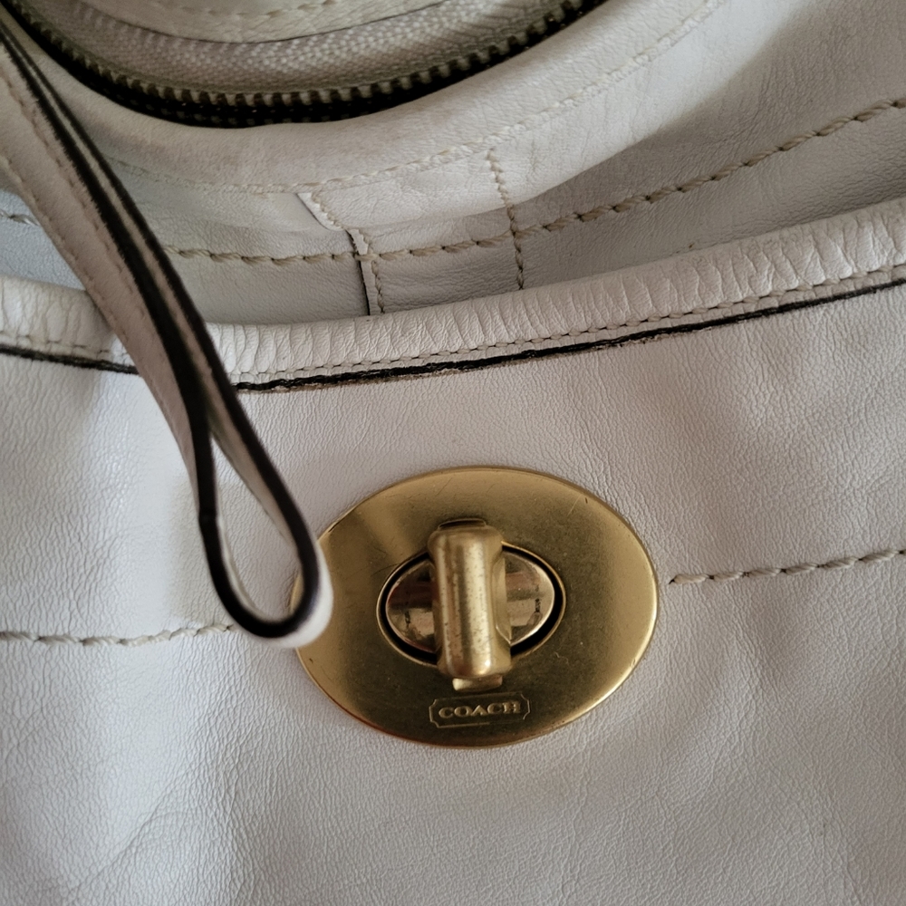 Large Coach white leather bag - Picture 16 of 16